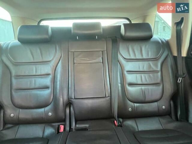 Білий Фольксваген Туарег, об'ємом двигуна 2.97 л та пробігом 337 тис. км за 18500 $, фото 11 на Automoto.ua