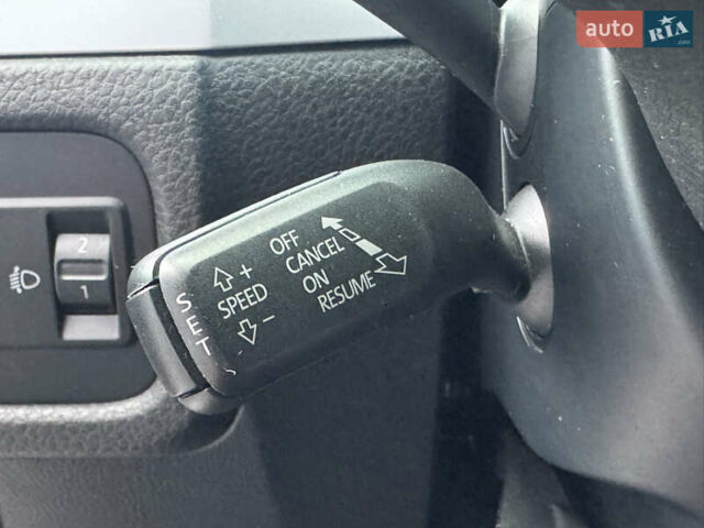 Белый Фольксваген Туарег, объемом двигателя 2.97 л и пробегом 209 тыс. км за 20500 $, фото 19 на Automoto.ua