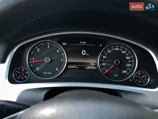 Белый Фольксваген Туарег, объемом двигателя 2.97 л и пробегом 255 тыс. км за 18900 $, фото 20 на Automoto.ua