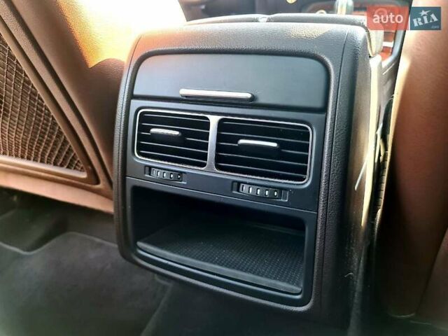 Белый Фольксваген Туарег, объемом двигателя 2.97 л и пробегом 195 тыс. км за 19700 $, фото 49 на Automoto.ua