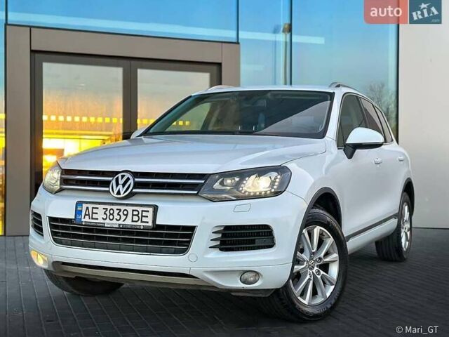 Білий Фольксваген Туарег, об'ємом двигуна 3 л та пробігом 239 тис. км за 19300 $, фото 3 на Automoto.ua