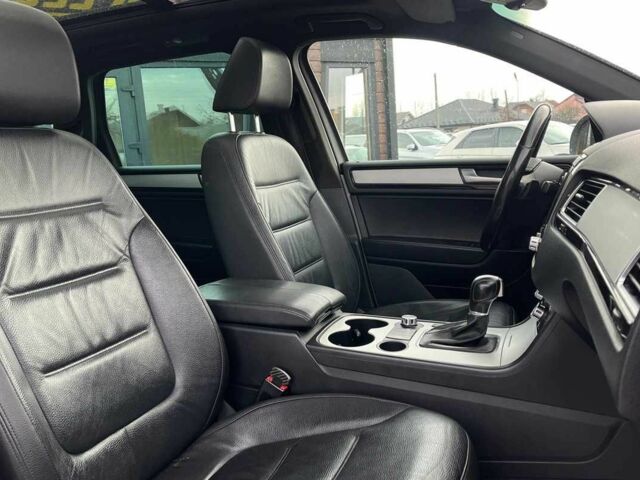 Белый Фольксваген Туарег, объемом двигателя 3 л и пробегом 214 тыс. км за 18999 $, фото 23 на Automoto.ua