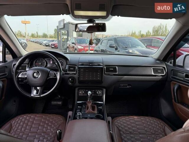 Білий Фольксваген Туарег, об'ємом двигуна 2.97 л та пробігом 285 тис. км за 23000 $, фото 33 на Automoto.ua