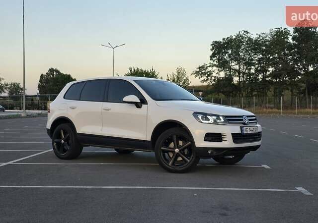 Белый Фольксваген Туарег, объемом двигателя 2.97 л и пробегом 180 тыс. км за 18999 $, фото 10 на Automoto.ua