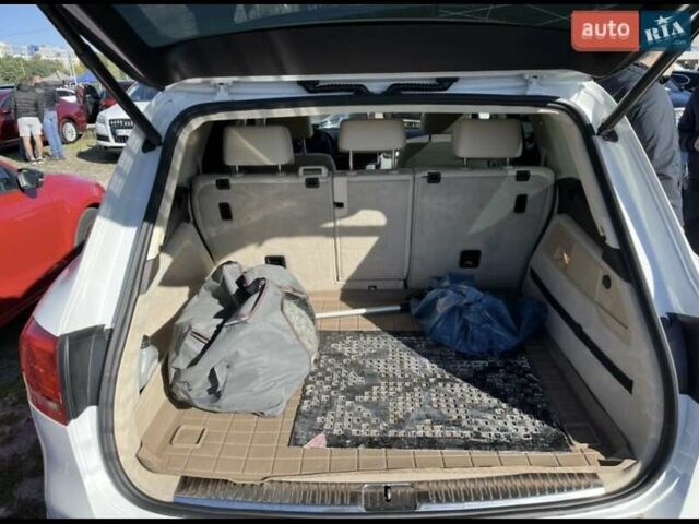 Белый Фольксваген Туарег, объемом двигателя 3.6 л и пробегом 135 тыс. км за 16500 $, фото 7 на Automoto.ua