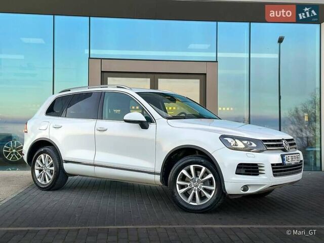 Білий Фольксваген Туарег, об'ємом двигуна 3 л та пробігом 239 тис. км за 19300 $, фото 7 на Automoto.ua