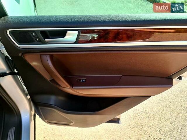 Белый Фольксваген Туарег, объемом двигателя 2.97 л и пробегом 195 тыс. км за 19700 $, фото 54 на Automoto.ua