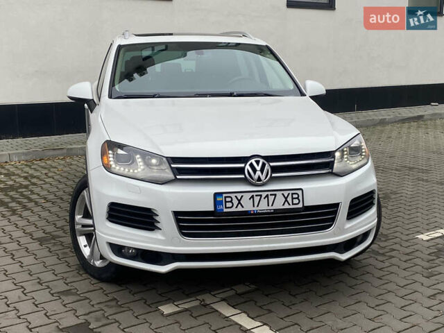 Белый Фольксваген Туарег, объемом двигателя 2.97 л и пробегом 260 тыс. км за 22500 $, фото 4 на Automoto.ua