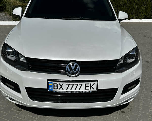 Белый Фольксваген Туарег, объемом двигателя 2.97 л и пробегом 145 тыс. км за 25500 $, фото 1 на Automoto.ua