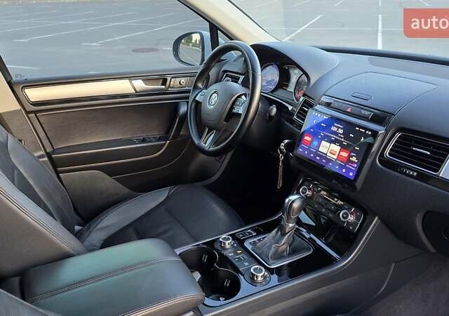 Белый Фольксваген Туарег, объемом двигателя 2.97 л и пробегом 180 тыс. км за 18999 $, фото 22 на Automoto.ua