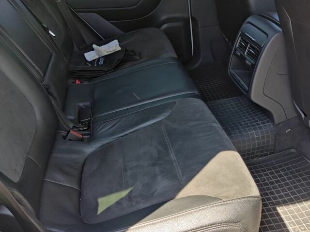 Белый Фольксваген Туарег, объемом двигателя 3 л и пробегом 207 тыс. км за 17000 $, фото 5 на Automoto.ua