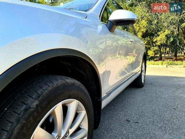 Белый Фольксваген Туарег, объемом двигателя 2.97 л и пробегом 195 тыс. км за 19700 $, фото 16 на Automoto.ua