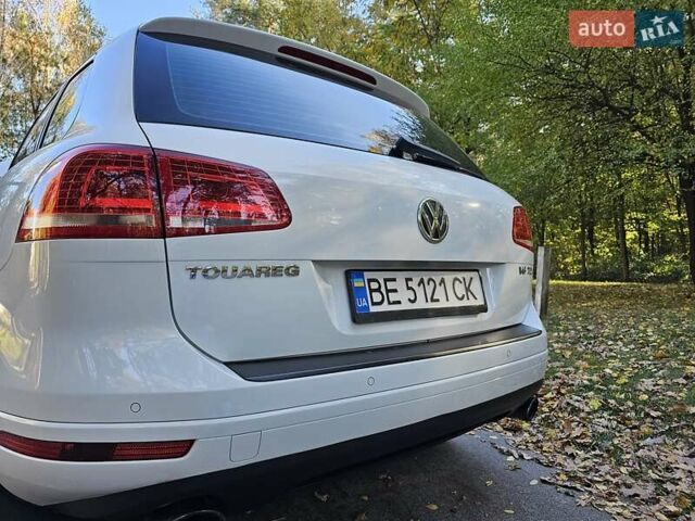 Белый Фольксваген Туарег, объемом двигателя 2.97 л и пробегом 110 тыс. км за 18000 $, фото 15 на Automoto.ua