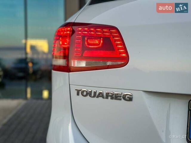 Білий Фольксваген Туарег, об'ємом двигуна 3 л та пробігом 239 тис. км за 19300 $, фото 12 на Automoto.ua