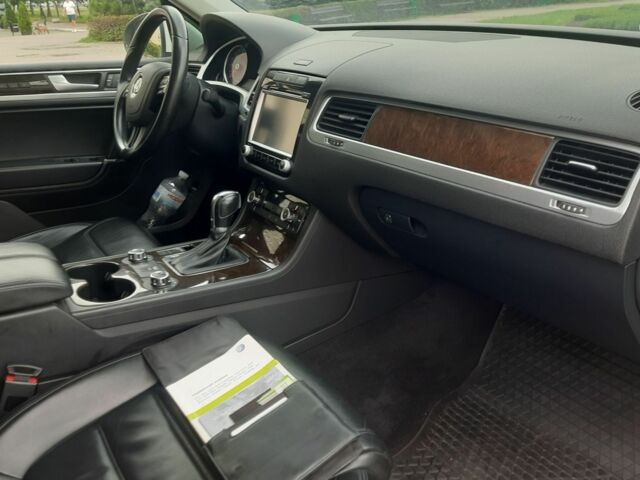 Білий Фольксваген Туарег, об'ємом двигуна 3 л та пробігом 146 тис. км за 25000 $, фото 9 на Automoto.ua