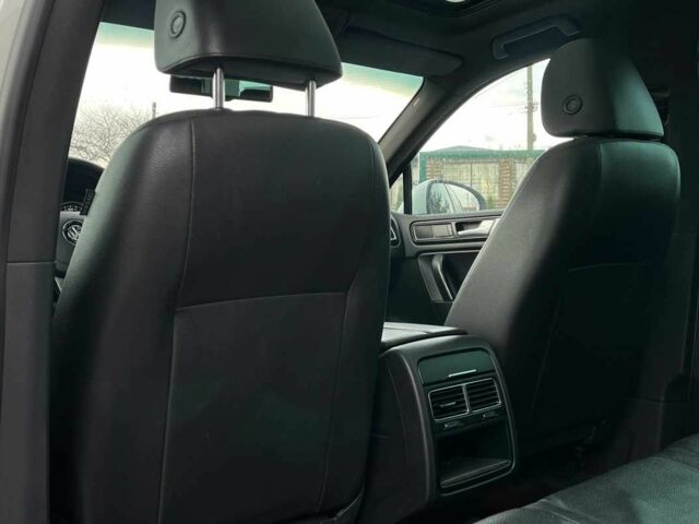 Белый Фольксваген Туарег, объемом двигателя 3 л и пробегом 214 тыс. км за 18999 $, фото 21 на Automoto.ua