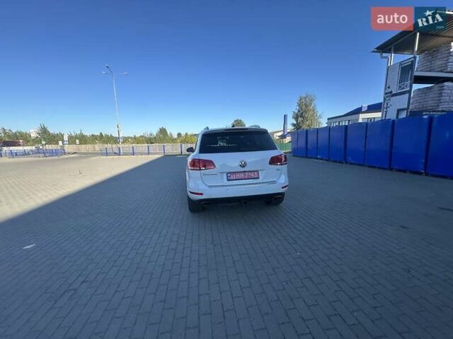 Белый Фольксваген Туарег, объемом двигателя 3 л и пробегом 252 тыс. км за 17600 $, фото 5 на Automoto.ua