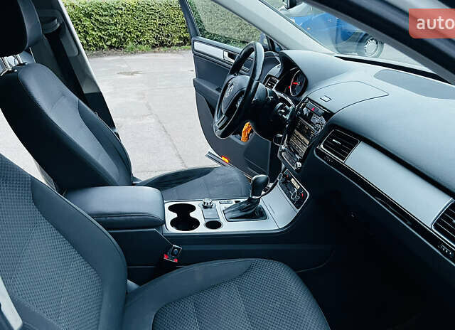 Білий Фольксваген Туарег, об'ємом двигуна 2.97 л та пробігом 344 тис. км за 15900 $, фото 17 на Automoto.ua