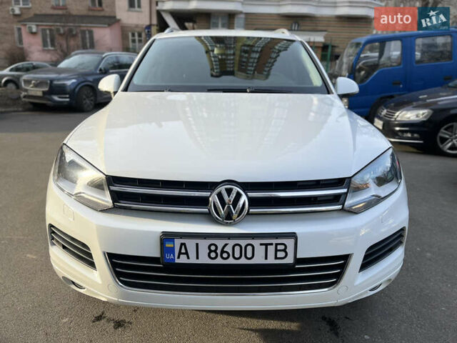 Белый Фольксваген Туарег, объемом двигателя 2.97 л и пробегом 142 тыс. км за 22500 $, фото 7 на Automoto.ua