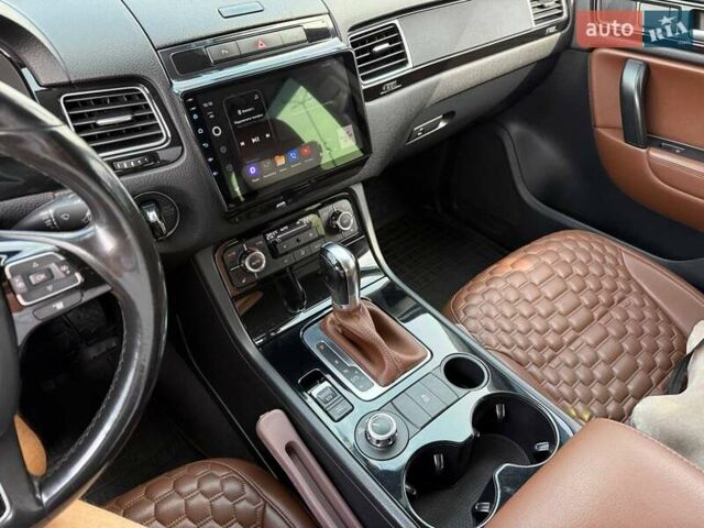 Білий Фольксваген Туарег, об'ємом двигуна 2.97 л та пробігом 285 тис. км за 23000 $, фото 41 на Automoto.ua