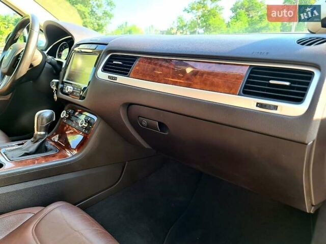 Белый Фольксваген Туарег, объемом двигателя 2.97 л и пробегом 195 тыс. км за 19700 $, фото 38 на Automoto.ua