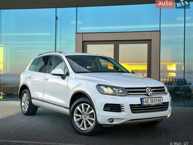Білий Фольксваген Туарег, об'ємом двигуна 3 л та пробігом 239 тис. км за 19300 $, фото 9 на Automoto.ua