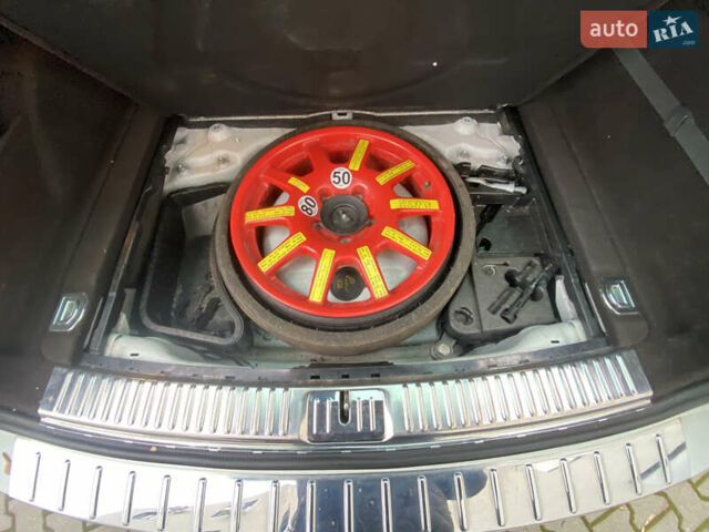 Белый Фольксваген Туарег, объемом двигателя 2.97 л и пробегом 260 тыс. км за 22500 $, фото 55 на Automoto.ua