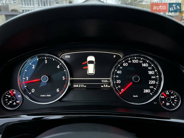 Білий Фольксваген Туарег, об'ємом двигуна 2.97 л та пробігом 344 тис. км за 15900 $, фото 25 на Automoto.ua