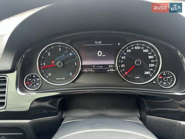 Белый Фольксваген Туарег, объемом двигателя 2.97 л и пробегом 192 тыс. км за 17000 $, фото 11 на Automoto.ua