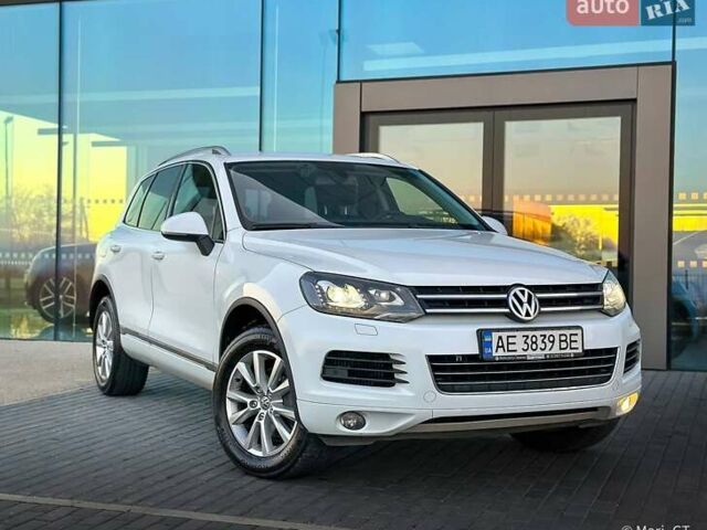 Білий Фольксваген Туарег, об'ємом двигуна 3 л та пробігом 239 тис. км за 19300 $, фото 6 на Automoto.ua
