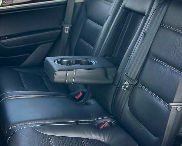 Білий Фольксваген Туарег, об'ємом двигуна 3 л та пробігом 239 тис. км за 19300 $, фото 36 на Automoto.ua