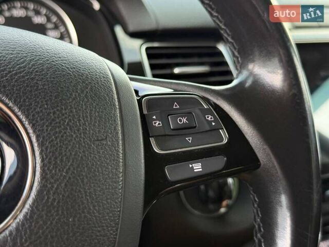 Білий Фольксваген Туарег, об'ємом двигуна 2.97 л та пробігом 285 тис. км за 23000 $, фото 40 на Automoto.ua