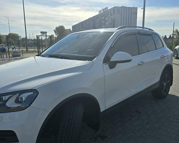 Белый Фольксваген Туарег, объемом двигателя 2.97 л и пробегом 190 тыс. км за 22500 $, фото 1 на Automoto.ua