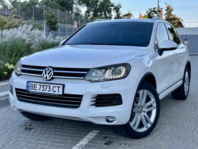 Белый Фольксваген Туарег, объемом двигателя 3 л и пробегом 213 тыс. км за 23500 $, фото 2 на Automoto.ua