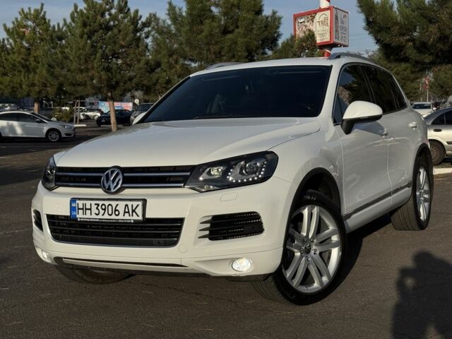Белый Фольксваген Туарег, объемом двигателя 3 л и пробегом 220 тыс. км за 17700 $, фото 4 на Automoto.ua