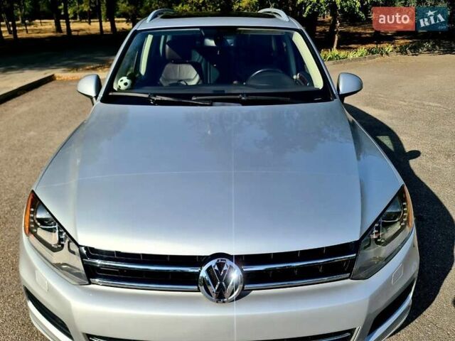 Белый Фольксваген Туарег, объемом двигателя 2.97 л и пробегом 195 тыс. км за 19700 $, фото 3 на Automoto.ua