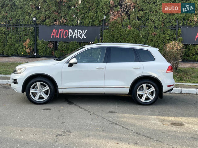 Белый Фольксваген Туарег, объемом двигателя 2.97 л и пробегом 255 тыс. км за 18900 $, фото 4 на Automoto.ua
