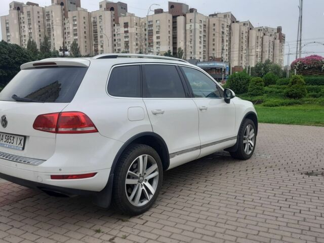 Білий Фольксваген Туарег, об'ємом двигуна 3 л та пробігом 146 тис. км за 25000 $, фото 5 на Automoto.ua