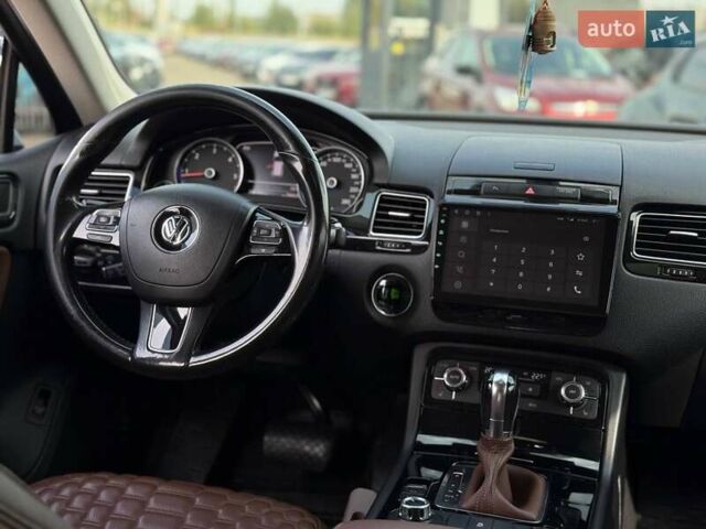 Білий Фольксваген Туарег, об'ємом двигуна 2.97 л та пробігом 285 тис. км за 23000 $, фото 34 на Automoto.ua