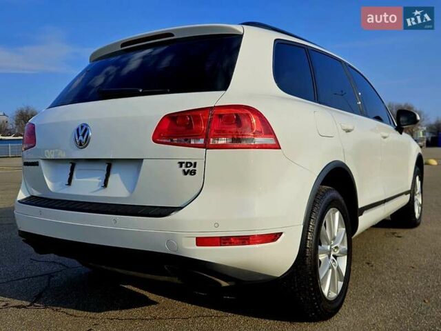 Белый Фольксваген Туарег, объемом двигателя 3 л и пробегом 210 тыс. км за 15900 $, фото 10 на Automoto.ua