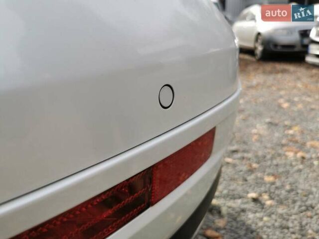 Белый Фольксваген Туарег, объемом двигателя 2.97 л и пробегом 222 тыс. км за 18999 $, фото 20 на Automoto.ua