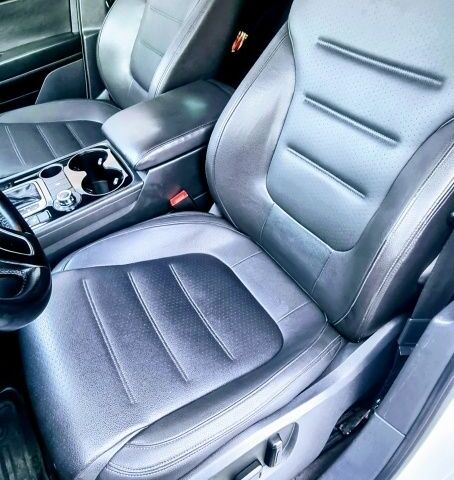 Белый Фольксваген Туарег, объемом двигателя 3 л и пробегом 356 тыс. км за 19600 $, фото 2 на Automoto.ua