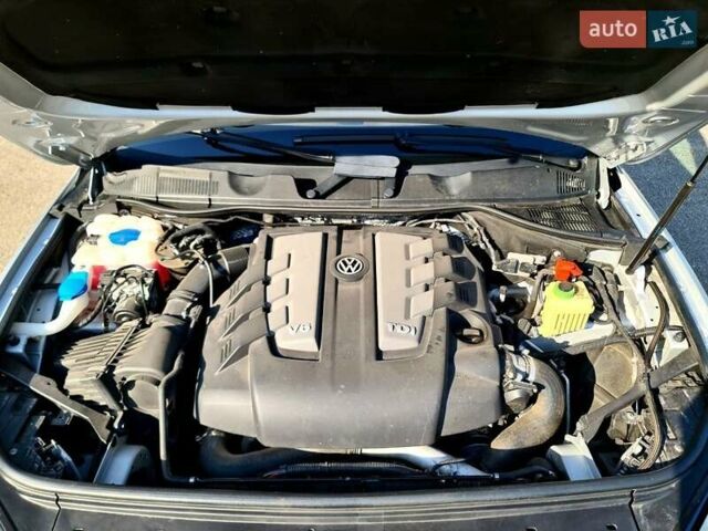 Белый Фольксваген Туарег, объемом двигателя 2.97 л и пробегом 195 тыс. км за 19700 $, фото 34 на Automoto.ua