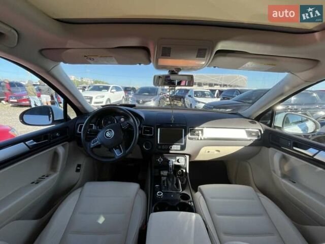 Белый Фольксваген Туарег, объемом двигателя 3.6 л и пробегом 135 тыс. км за 16900 $, фото 3 на Automoto.ua