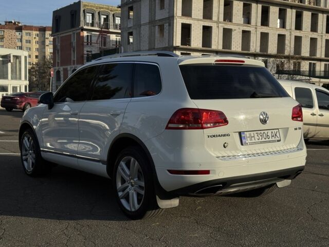Белый Фольксваген Туарег, объемом двигателя 3 л и пробегом 220 тыс. км за 17700 $, фото 6 на Automoto.ua