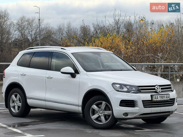 Белый Фольксваген Туарег, объемом двигателя 2.97 л и пробегом 329 тыс. км за 17800 $, фото 1 на Automoto.ua