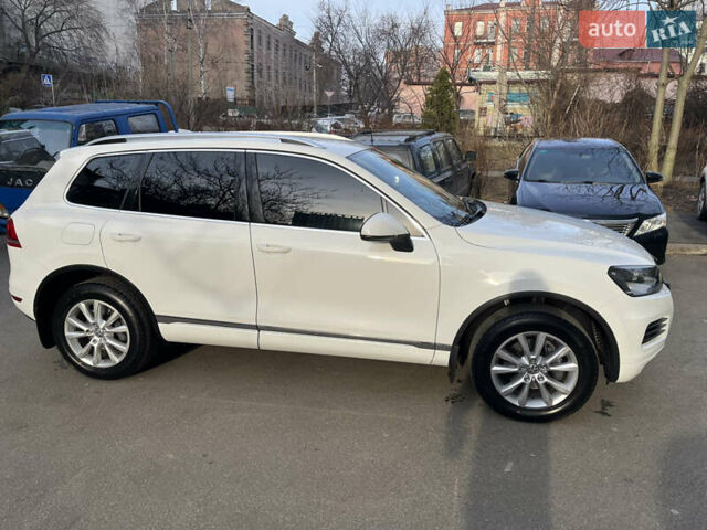 Белый Фольксваген Туарег, объемом двигателя 2.97 л и пробегом 142 тыс. км за 22500 $, фото 1 на Automoto.ua