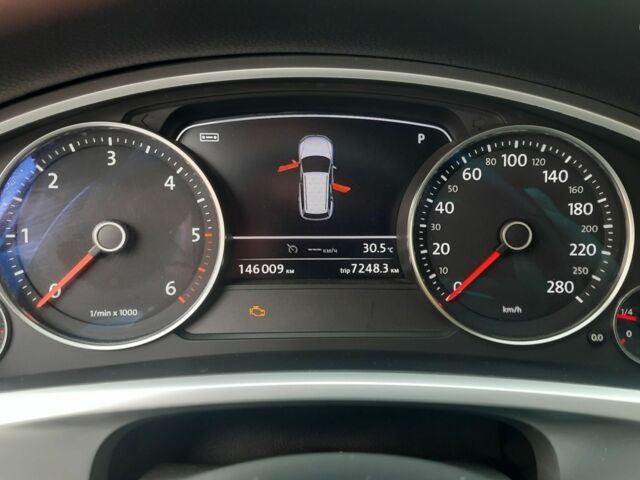 Білий Фольксваген Туарег, об'ємом двигуна 3 л та пробігом 146 тис. км за 25000 $, фото 13 на Automoto.ua