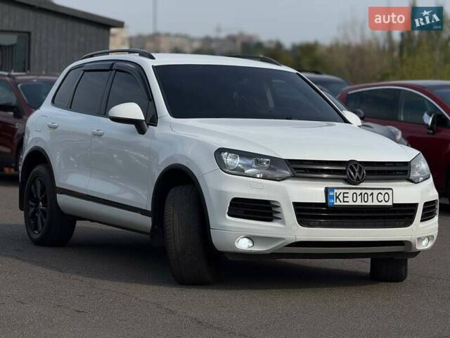 Білий Фольксваген Туарег, об'ємом двигуна 2.97 л та пробігом 285 тис. км за 23000 $, фото 3 на Automoto.ua