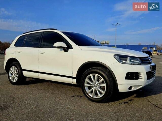 Белый Фольксваген Туарег, объемом двигателя 3 л и пробегом 210 тыс. км за 15900 $, фото 13 на Automoto.ua